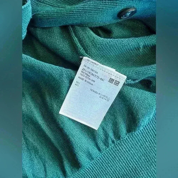 Uniqlo Lightweight Sheer Cardigan | Medium | Deep Green - Picture 10 of 11